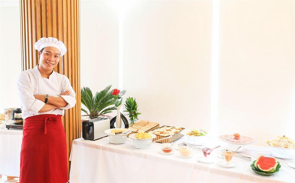 Cosmopolitan Khách sạn 3*