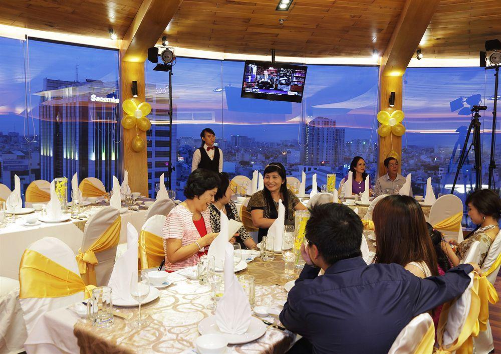Cosmopolitan Khách sạn