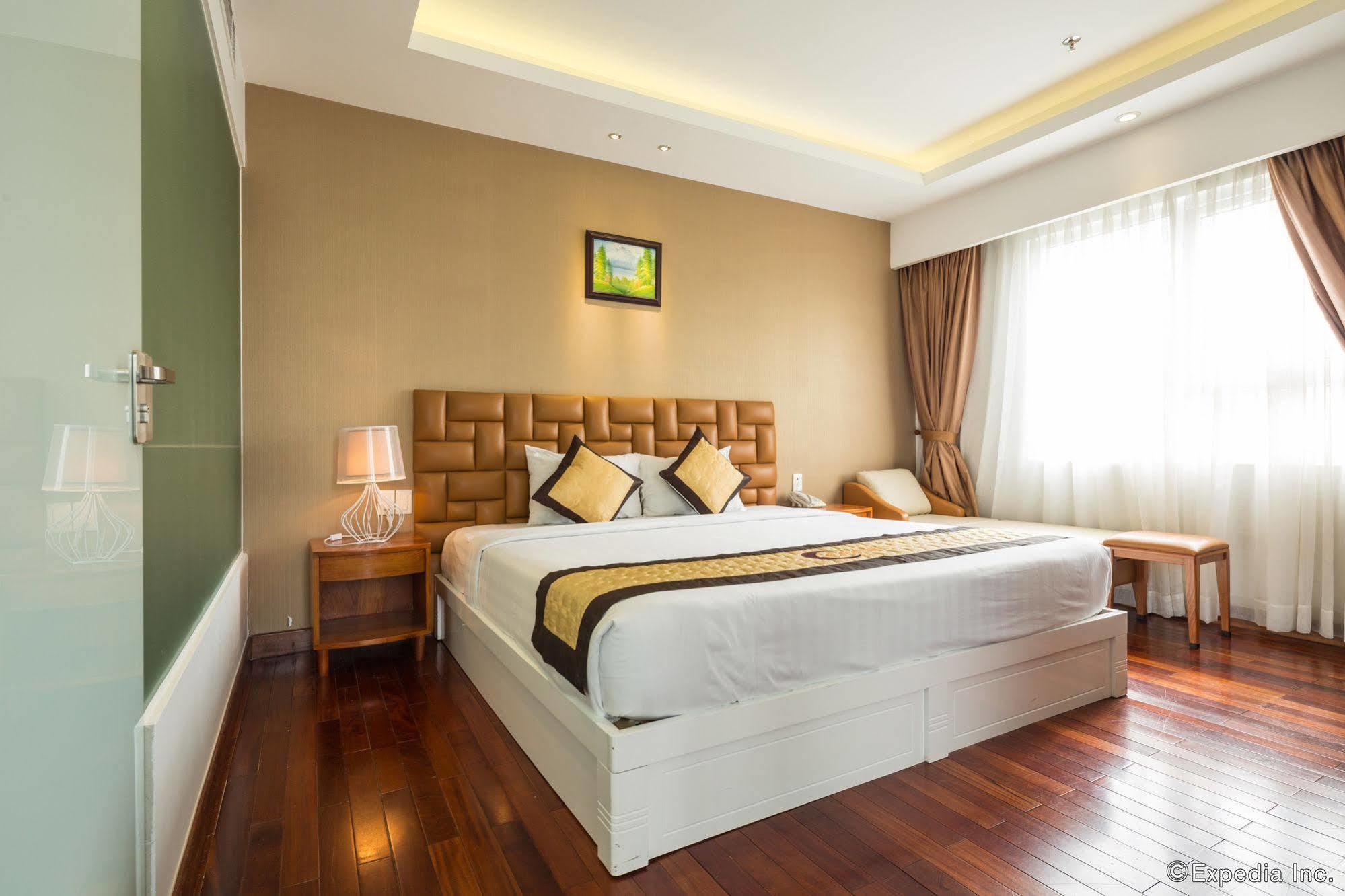 Khách sạn Cosmopolitan TP. Hồ Chí Minh